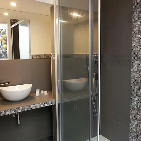 Cellamare & Penzion Neapol